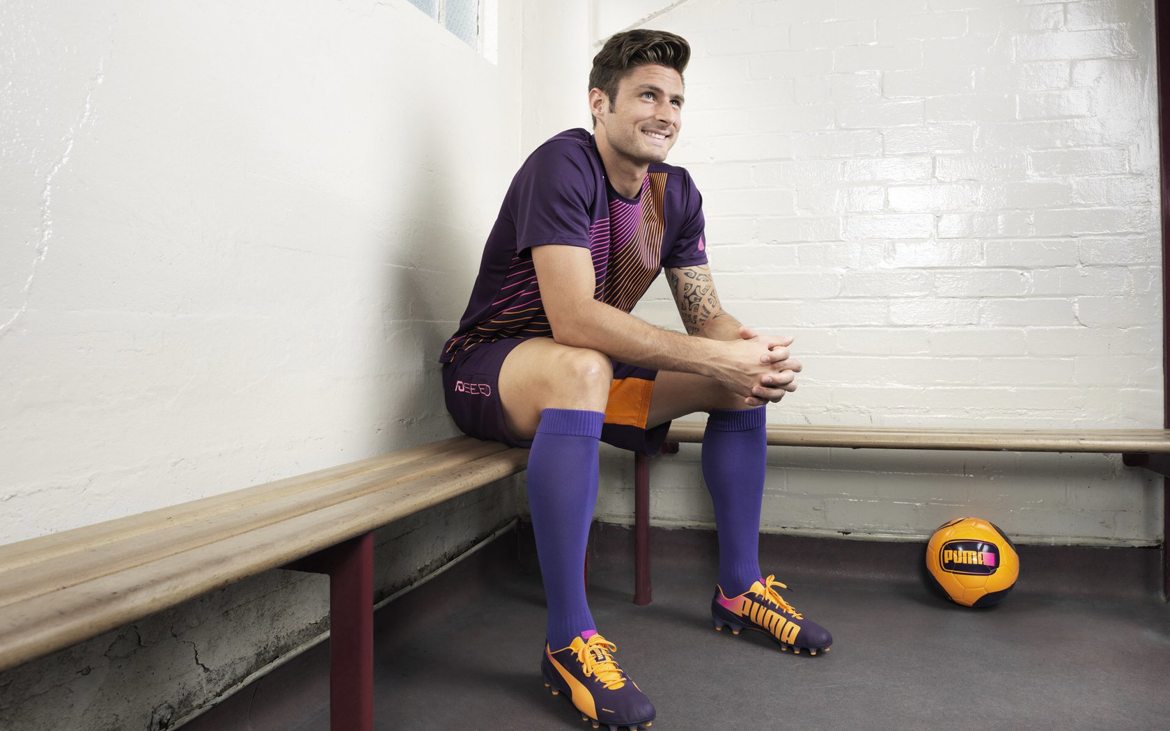 爱游戏娱乐-意甲传控之战：精妙配合令人叫绝，意大利传控打法